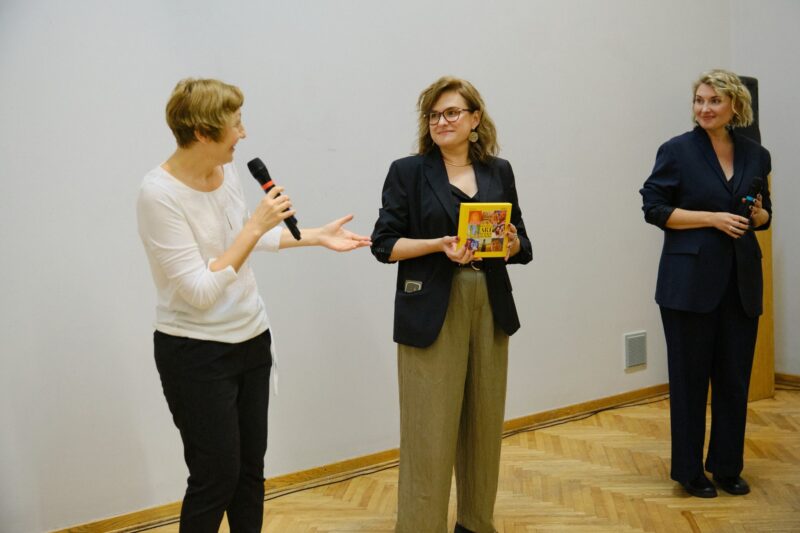 У музеї презентували настільну гру-сувенір «Українське мистецтво на памʼять»